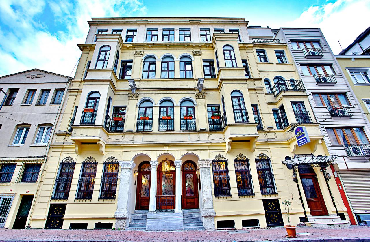 Amber Hotel